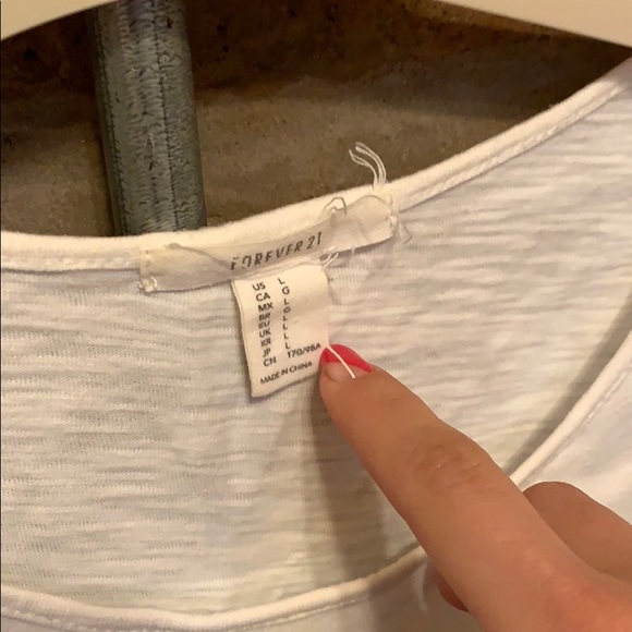 White super cute top from forever 21 - Picture 2 of 2